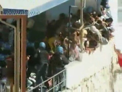 На Лампедузе мигранты устроили беспорядки