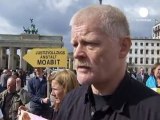 Une petite manifestation à Berlin contre la venue du pape