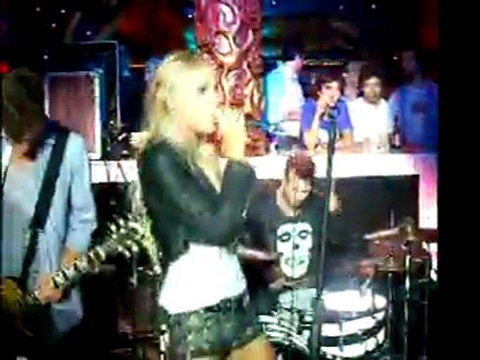 ViRGiN PaNCaKes --ESTReNO-- ¨VoY a EsTar MeJoR¨ En ViVO ASia de CuBa 23.02.2011 OK