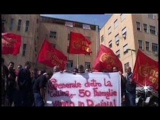 Napoli - 50 operai contro il commissario Scoppa