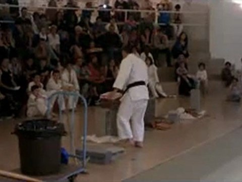 AMM karaté Club- gala 2011-casse-Antoine Izquierdo