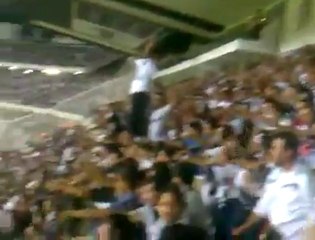 Beşiktaş- Stoke city 2011  ambiance supporters  incroyable (1)