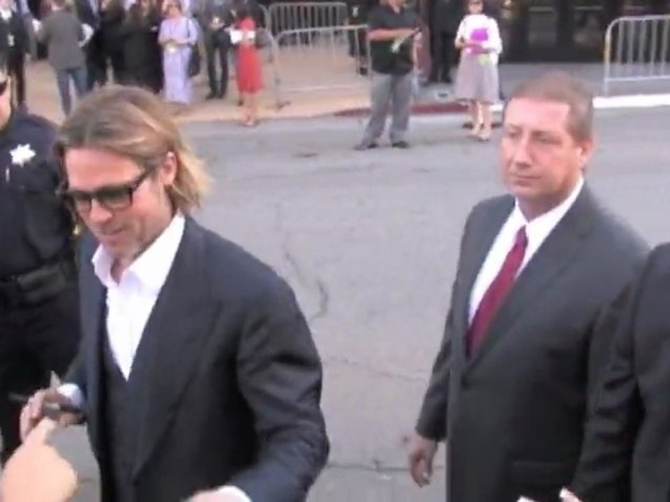 Clooney hilflos Faxen ausgeliefert