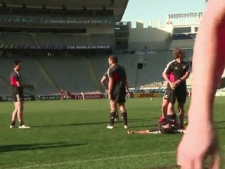 Le XV de France et les All Blacks s'entraînent avant leur match