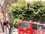 Denuncian infracciones de autobuses del servicio público, Transmilenio, en Bogotá, Colombia