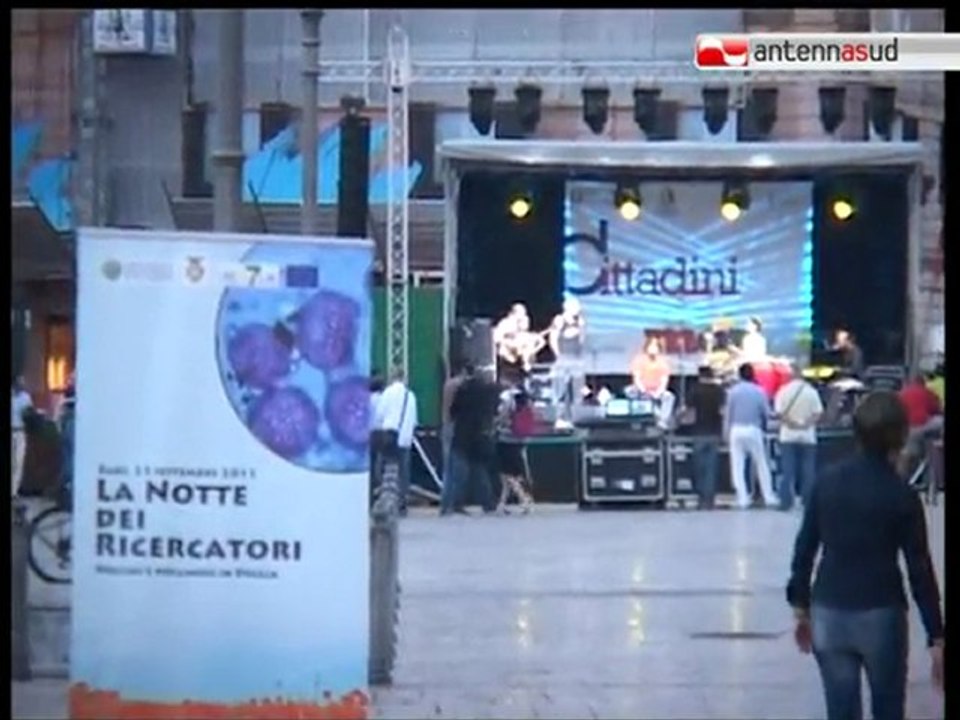 TG 24.09.11 Notte dei ricercatori a Bari: camici bianchi e provette in piazza