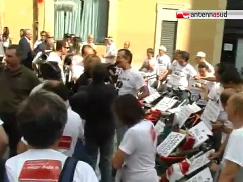 TG 23.09.11 Famiglie numerose piegate dalla manovra. Protestano davanti a Montecitorio