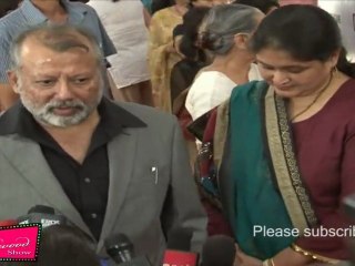 Javed Akhtar All Praises Pankaj Kapoor At Premier Of "Mausam"