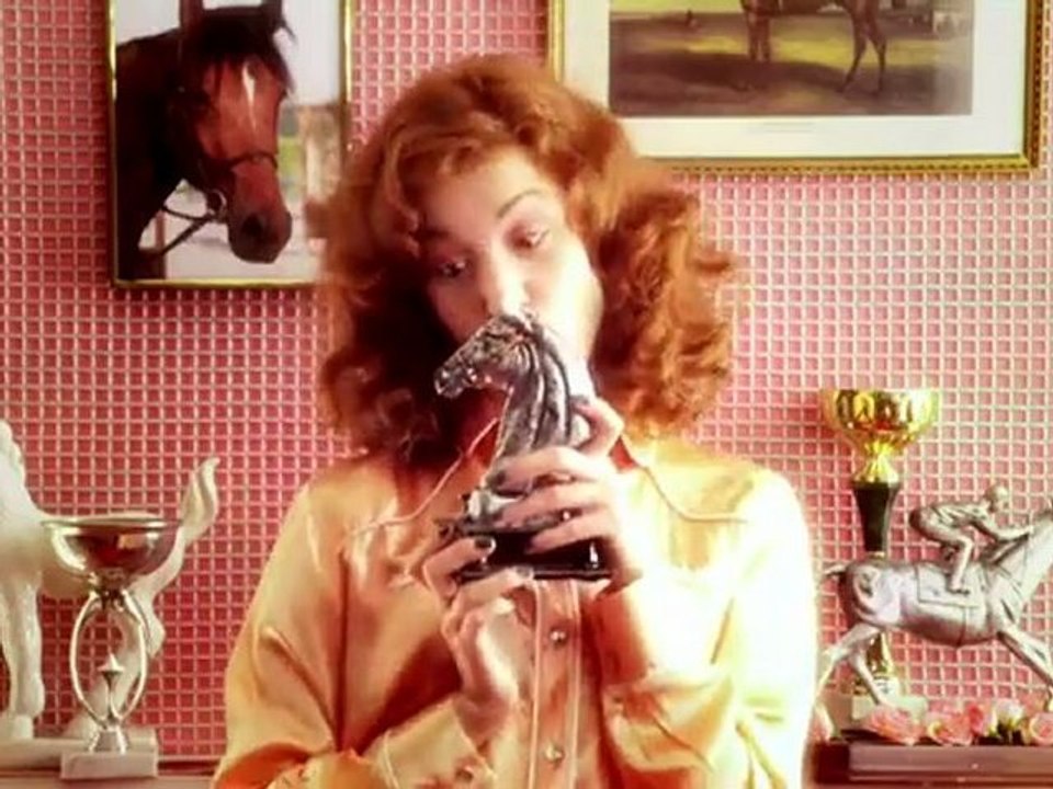 Mika - Elle Me Dit (clip officiel)