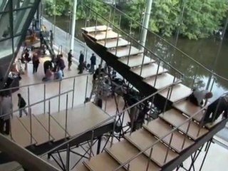Infinite Staircase - Featurette Infinite Staircase (Anglais)
