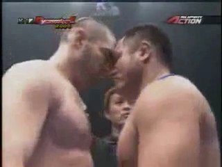 0383 - Bisou entre boxeurs