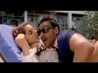 Checkout how Ajay Devgn teaches self defence to Kangna