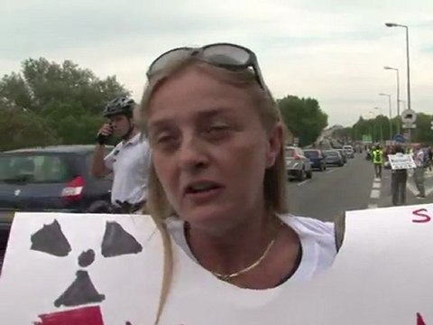 A Avignon une chaîne humaine pour la sortie du nucléaire