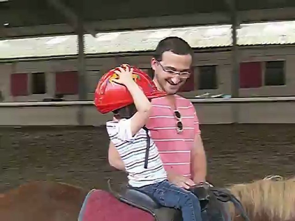 zoé fait du poney