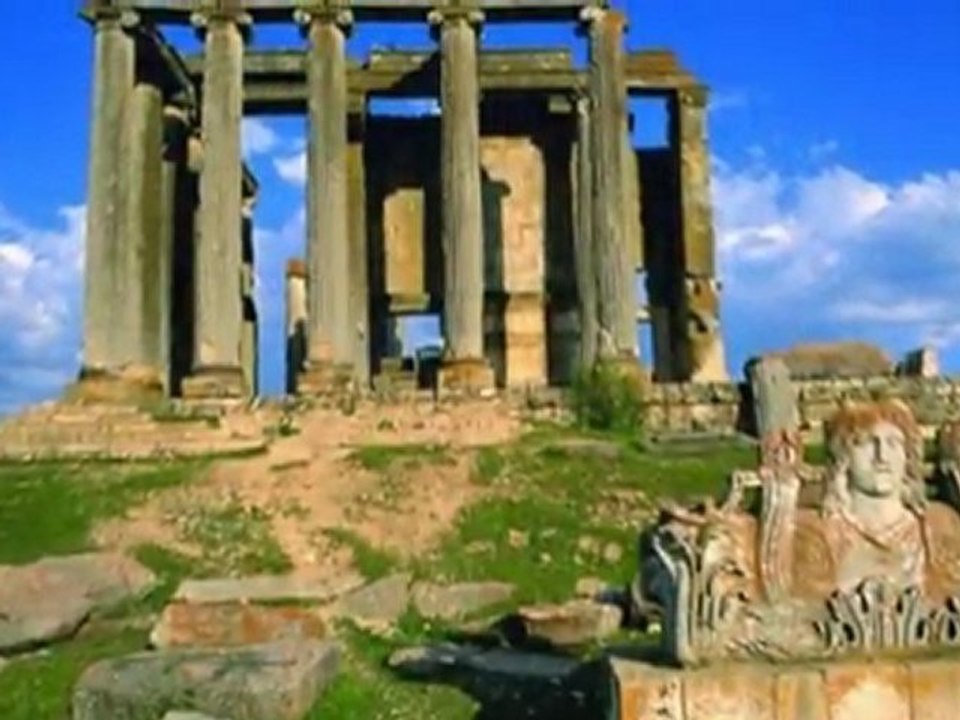 Tuluyhan Uğurlu/ Işık Ülkesine Yolculuk