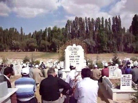 HACI HATİCE TEKEŞ ANNE CENAZE GÖRÜNTÜLERİ 2011/8