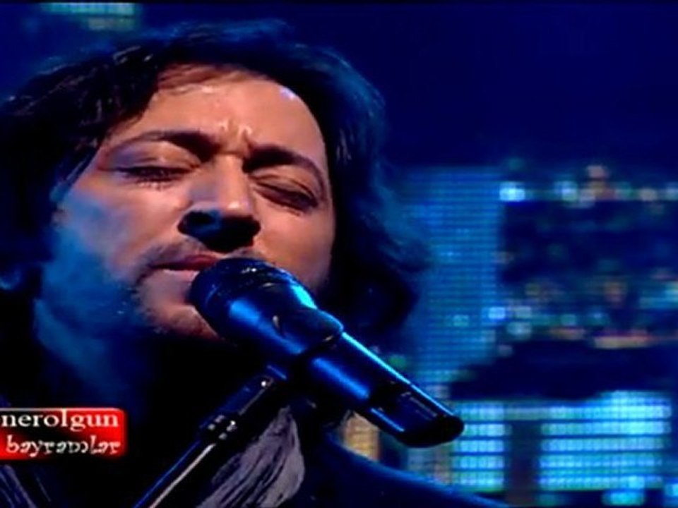 Fettah Can - (Akustik)-Geccenin Yarısı