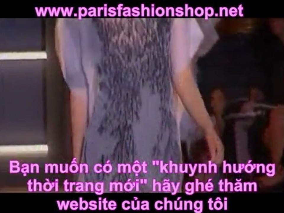 Paris _Sophia Kokosalaki Fashion show- Women's Ready to Wear 2010 - YouTube (1)
