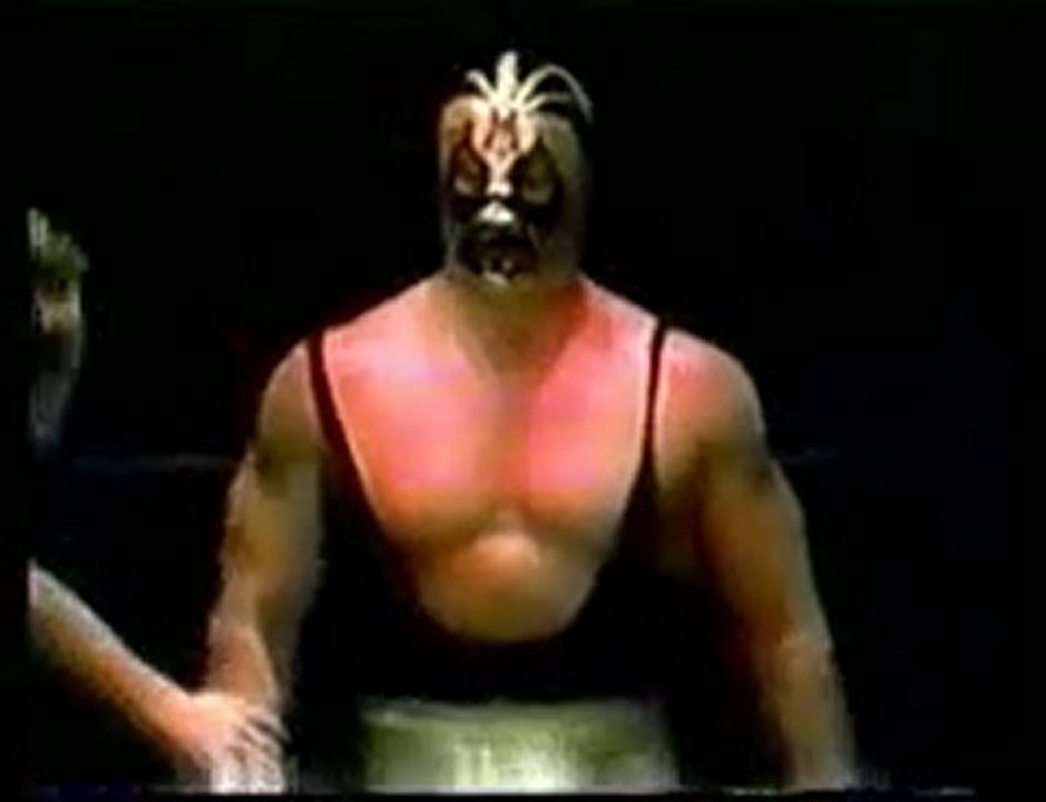 Mil Mascaras vs Ali Baba.