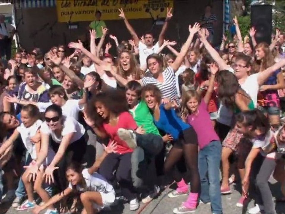 Première Flash Mob à Oloron Sainte Marie lors des Virades de l'Espoir