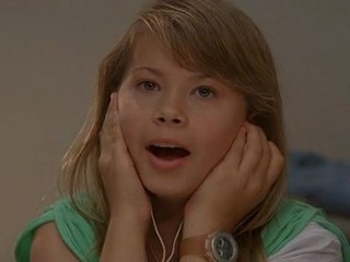 Bindi Irwin - Sauvez Willy (2010) #1