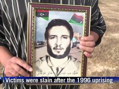 Libya's NTC unearths mass grave of 1,700 prisoners