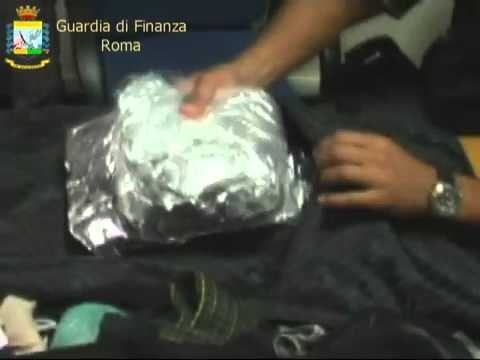 Fiumicino - Sequestro di droga all'aeroporto 2