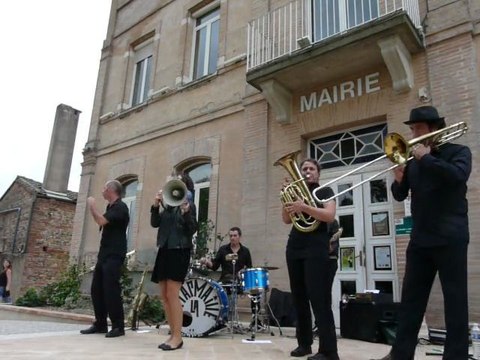La Marmaille Jazz Band - Gratentour - Festival 2011 Voyage en Mots au Féminin