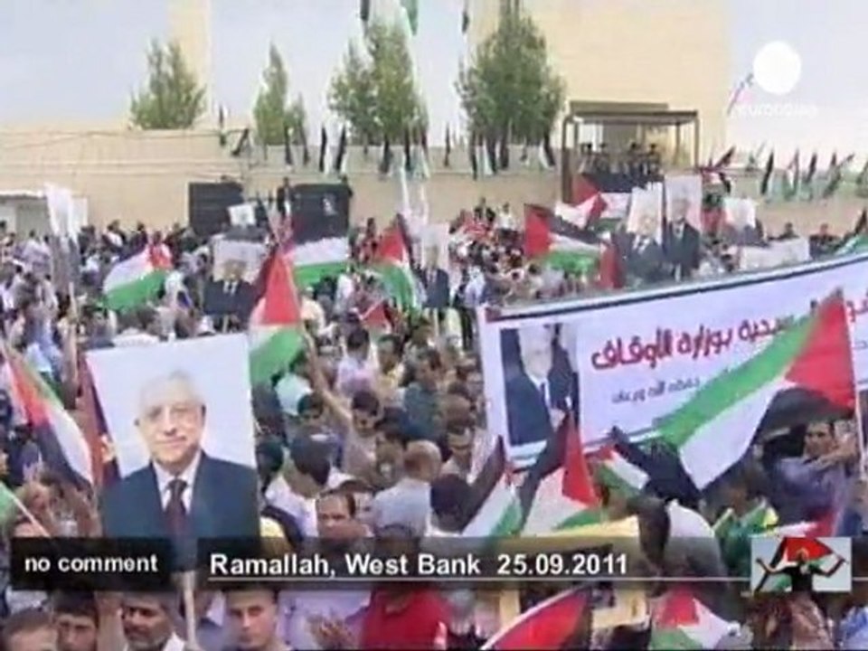 Mideast: Abbas cheered by Palestinians - no com...