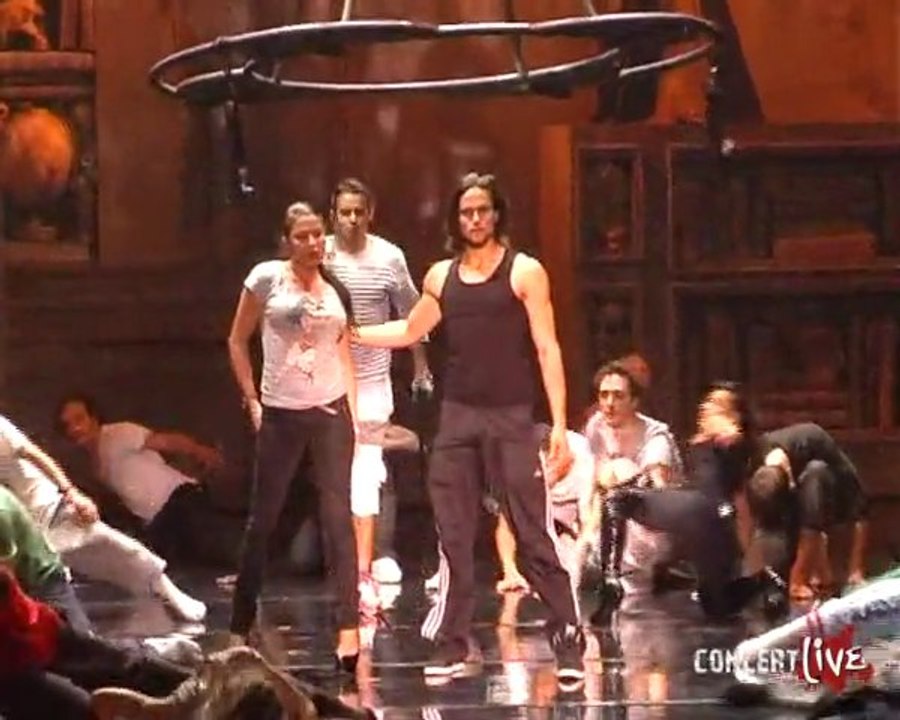 Dracula : dans les coulisses du spectacle musical événement de Kamel Ouali