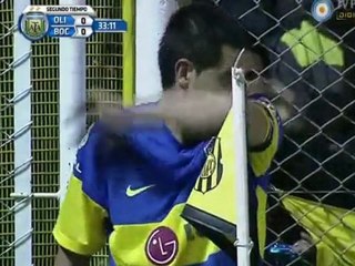 Riquelme se fait (encore) cracher dessus