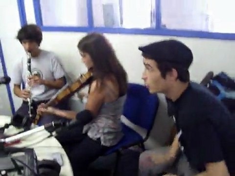 Les Lacets Des Fées - Bonjour L'Armée Française (dans les studios de Radio Entre deux Mers)