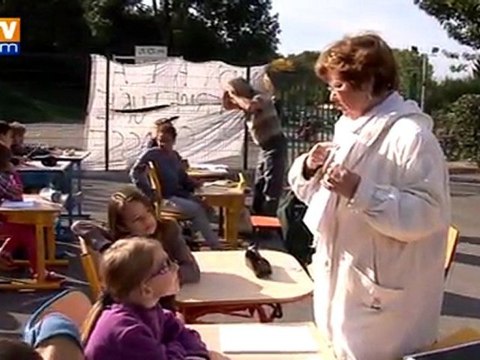 Des parents d'élèves aux côtés des profs en grève