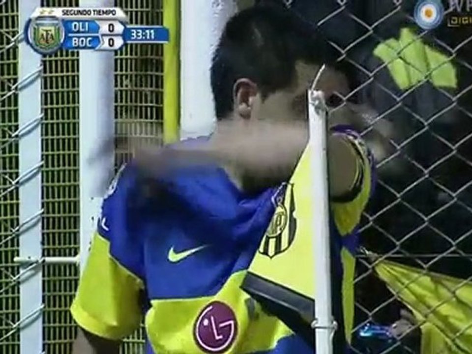 Riquelme se fait (encore) cracher dessus