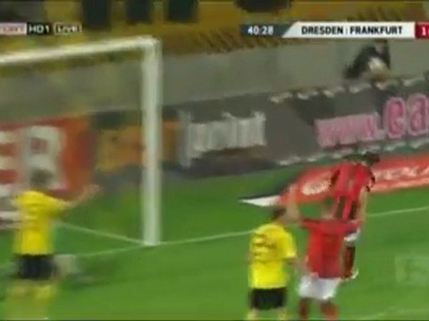 Ο Φάνης Γκέκας σκοράρει δις κόντρα στη Διναμό Δρέσδης