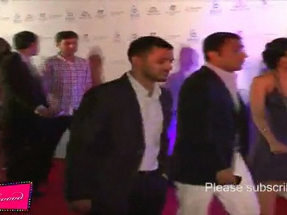 Hot Babe Mandira Bedi Flaunts Her Huge Cleavage Through Boob Revealing Dress