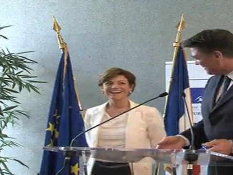 Passation de pouvoirs entre Chantal Jouanno et David Douillet