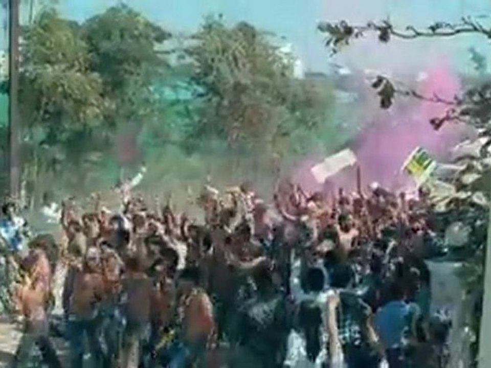 Aarakshan 2011 - DVDRip - Desicorner.net-2