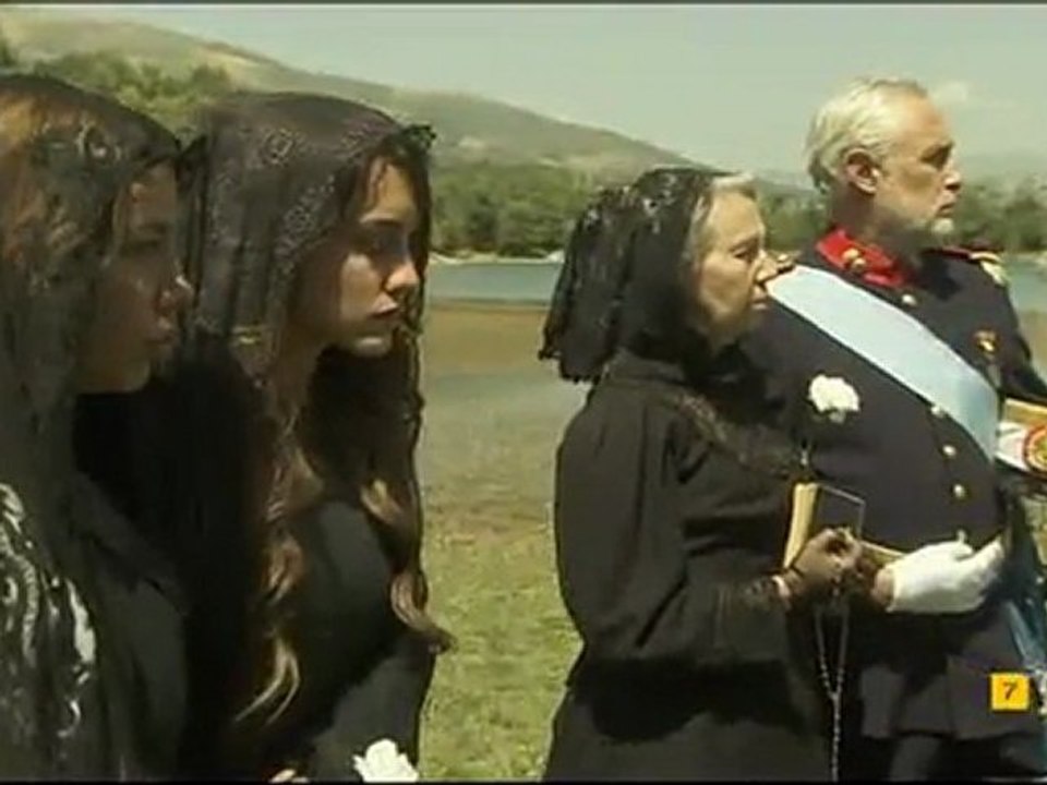 EL SECRETO DE PUENTE VIEJO TRISTAN Y PEPA FUNERAL MOMENTAZO 27-09-2011 (1)