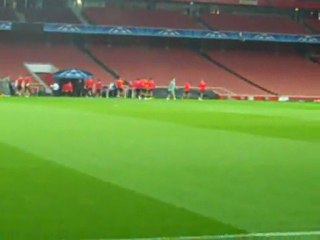 Προπόνηση Ολυμπιακού στο Emirates (1)