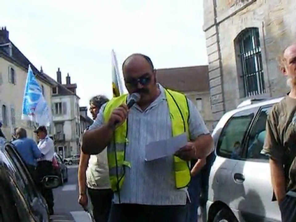 Prise de parole  de Yves Lazzarini Administrateur National FCPE et Co-Président  Fédération des Conseils de Parents d' Elèves du Jura