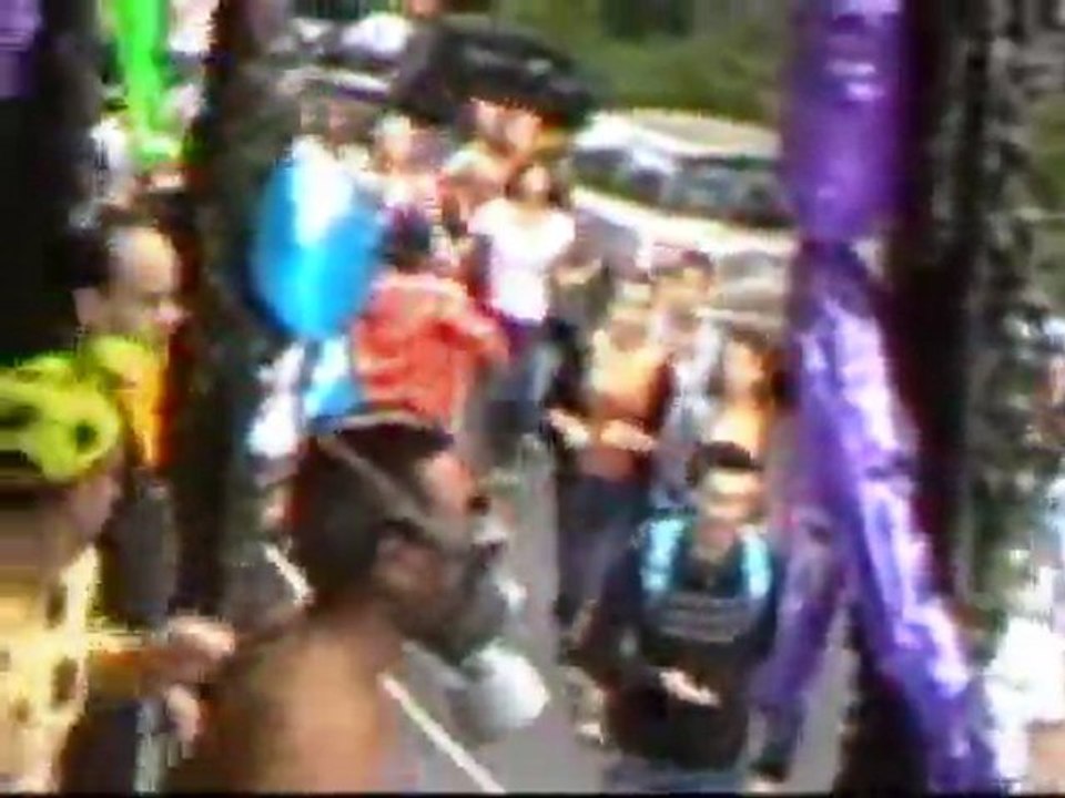 Techno Parade 2011 - Char Techno Maker - Samyx