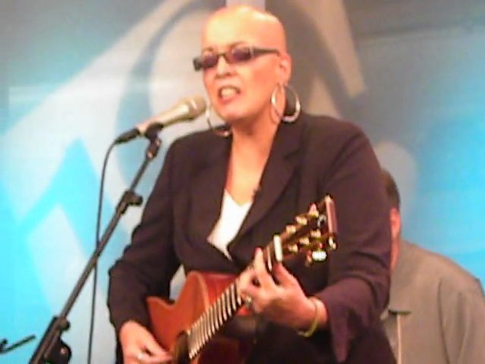 Lili Anel Out of Control video 10 show 09-07-11