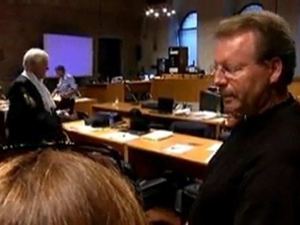 Knox losing weight awaiting verdict, father says