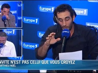 Papi Elliot fait des pas chassés