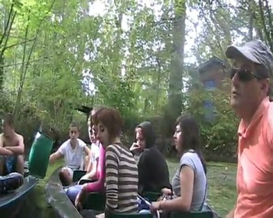 Ballade en barque dans le marais poitevin