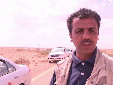 Libye: les habitants de Syrte fuient les combats