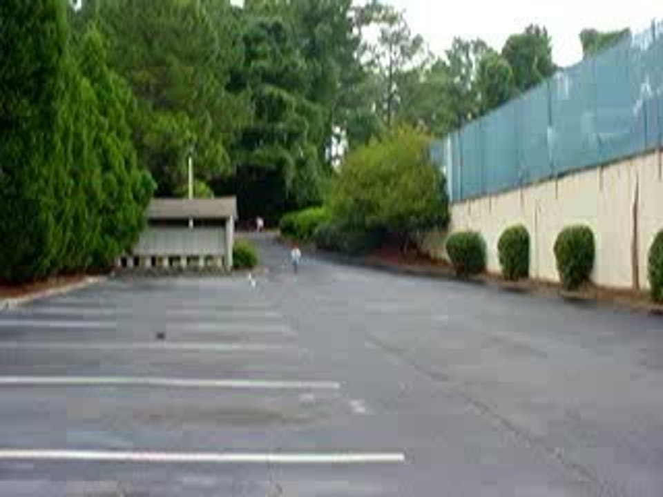 Edward y Andy Jugando