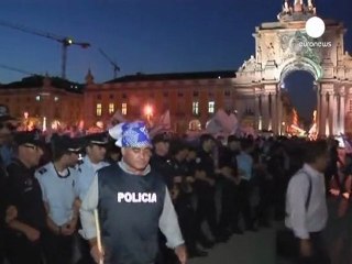 Protestocular polis olunca...