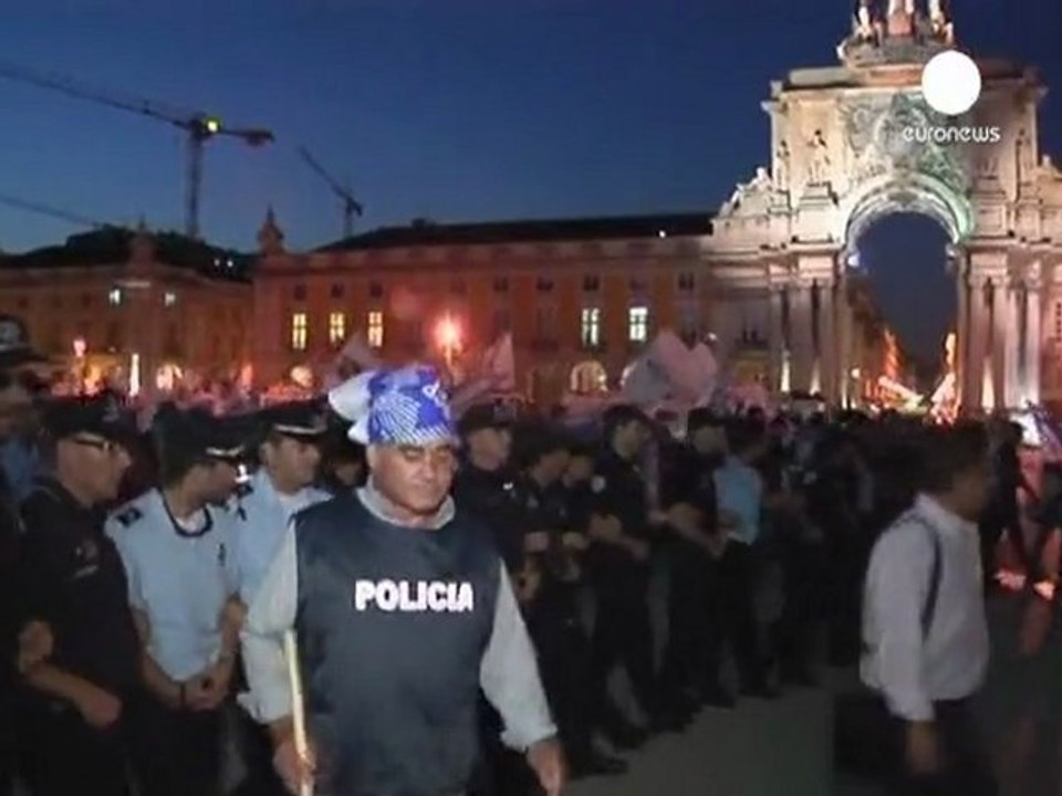 Protestocular polis olunca...